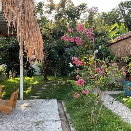 Tiga Spies Hostel Kuta  Buitenkant foto
