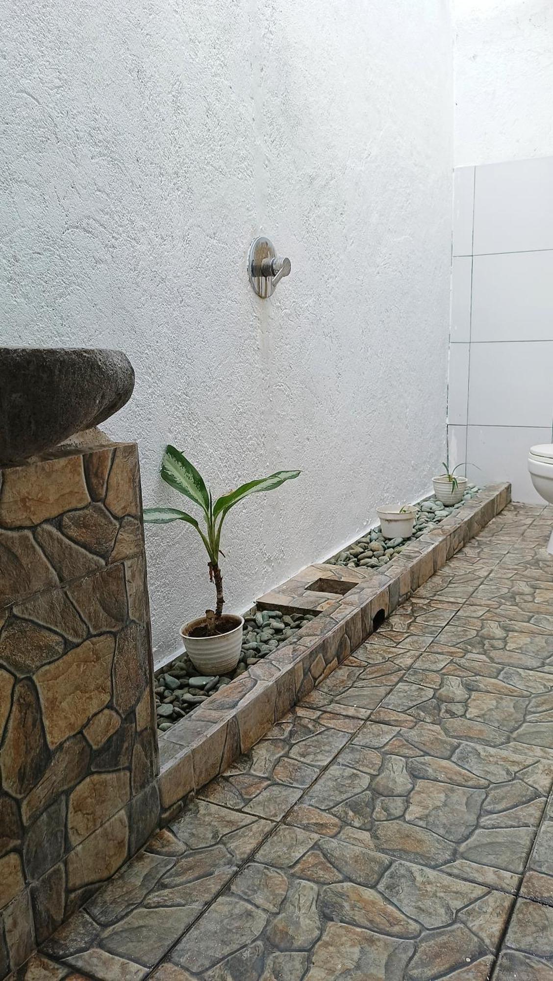 Tiga Spies Hostel Kuta  Buitenkant foto