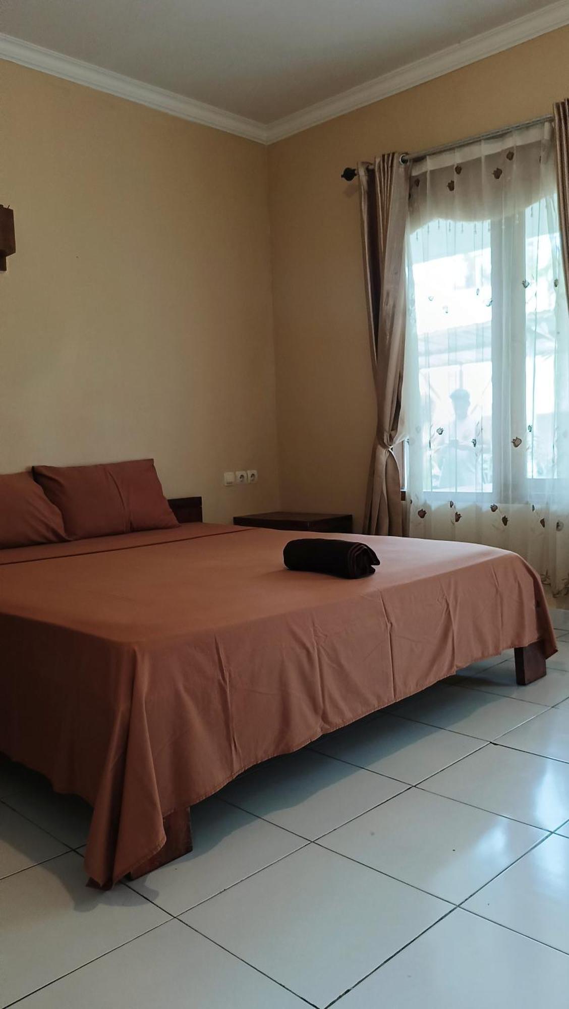 Tiga Spies Hostel Kuta  Buitenkant foto