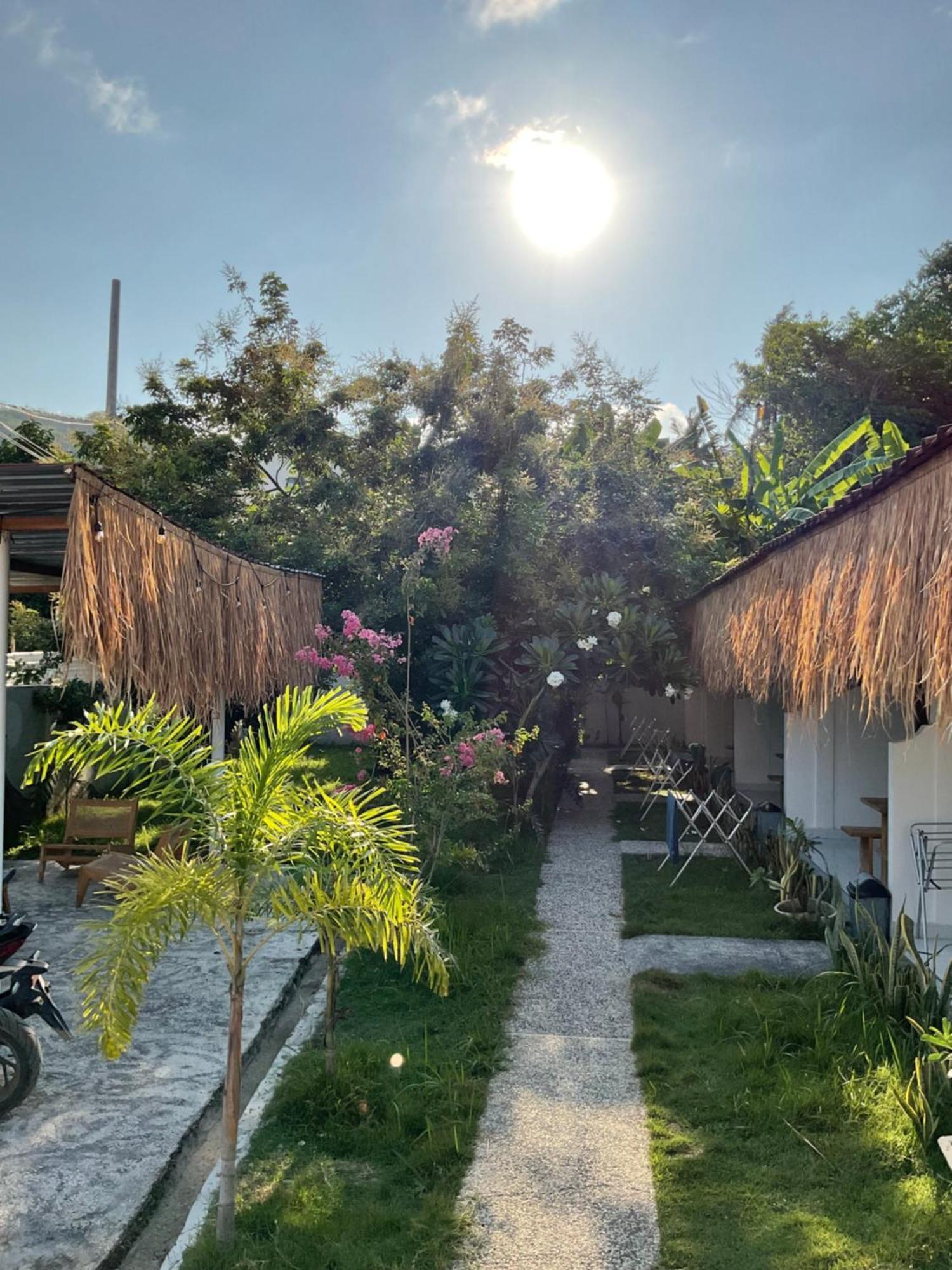Tiga Spies Hostel Kuta  Buitenkant foto