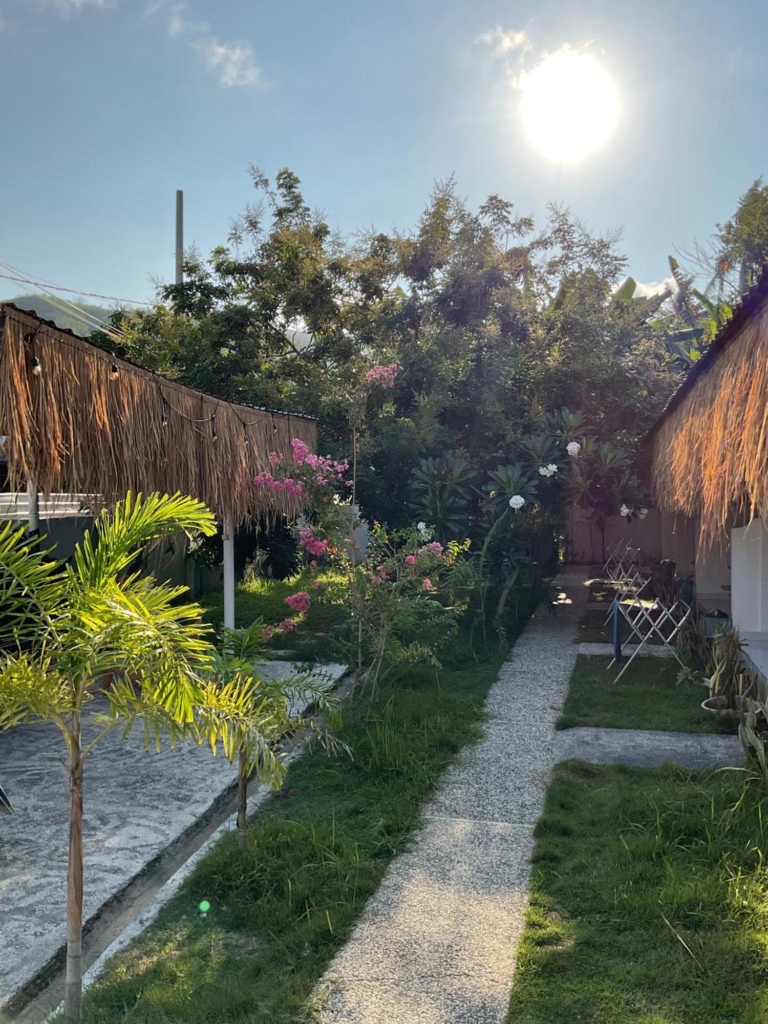 Tiga Spies Hostel Kuta  Buitenkant foto